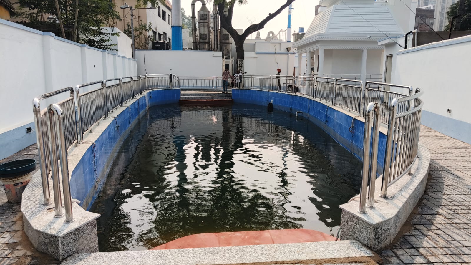 fencing with railing