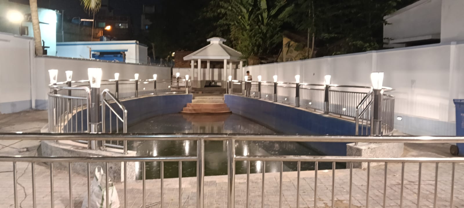 fencing with railing