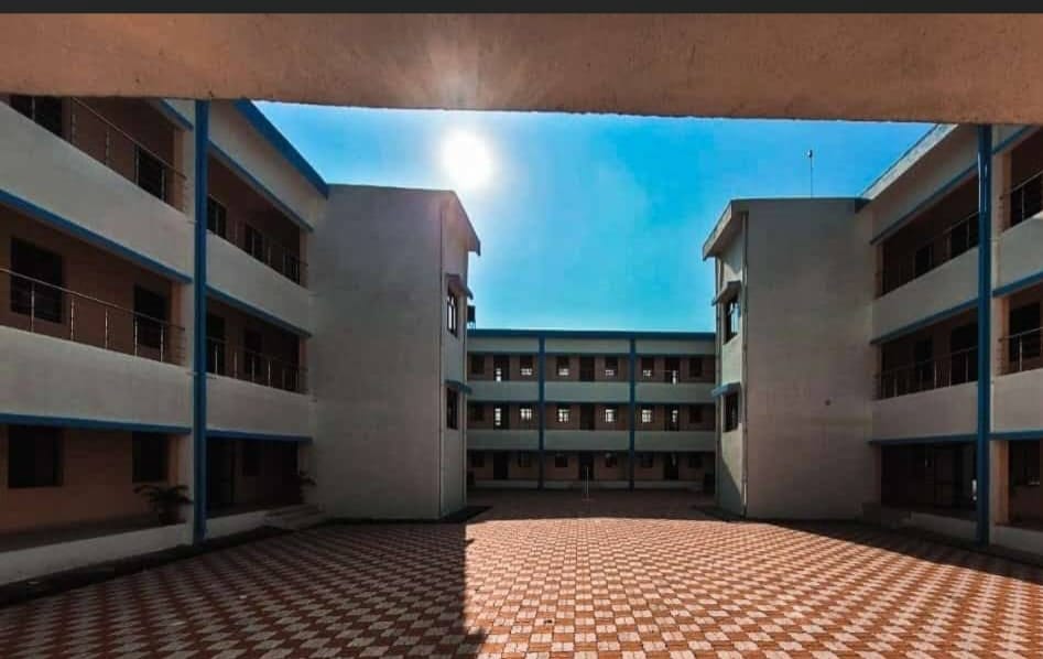 Majherhat metro stair railing – side angle